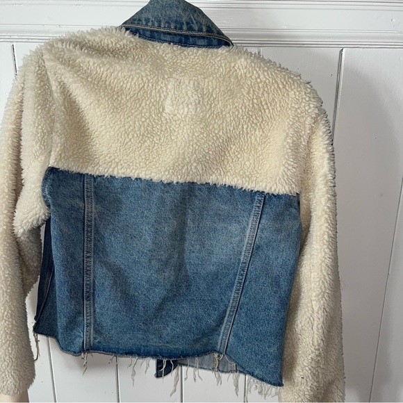 Abercrombie & Fitch Denim Jacket with Sherpa Fur Outside - Picture 4 of 4